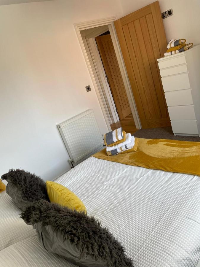 Central Hull Spacious Apartment H3 كينغستون أبون هول المظهر الخارجي الصورة
