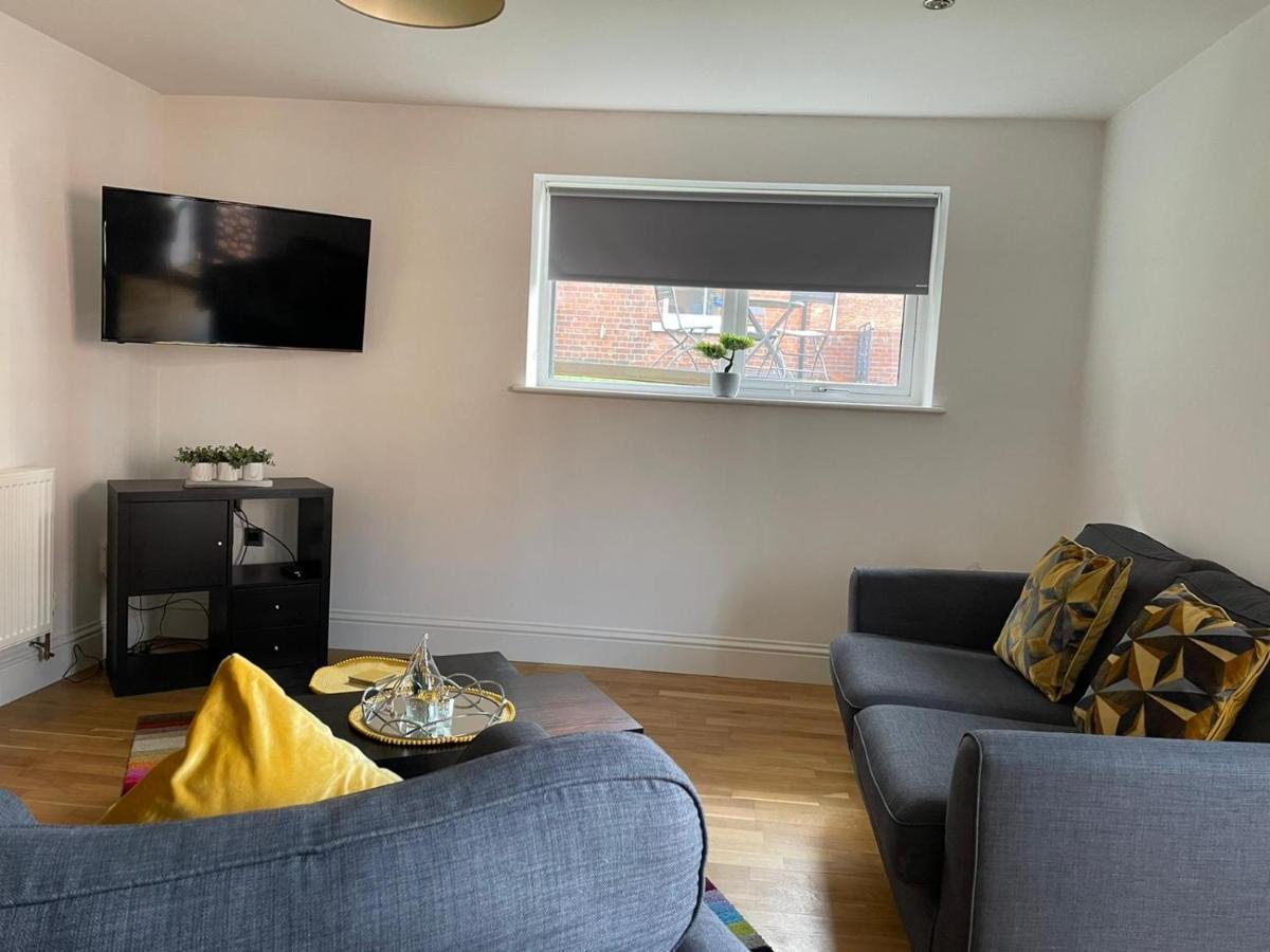 Central Hull Spacious Apartment H3 كينغستون أبون هول المظهر الخارجي الصورة