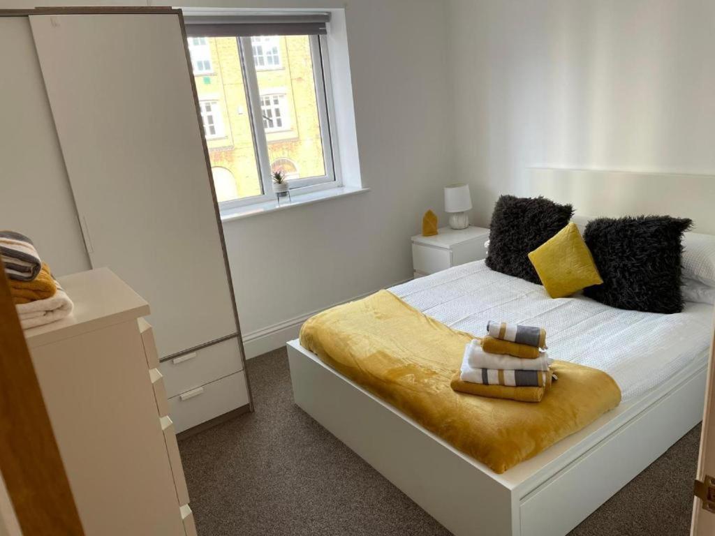 Central Hull Spacious Apartment H3 كينغستون أبون هول المظهر الخارجي الصورة